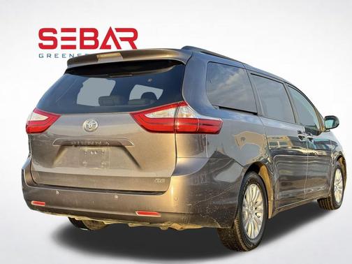 2017 Toyota Sienna XLE