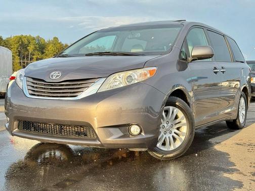 2017 Toyota Sienna XLE