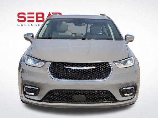 Ceramic Gray Clearcoat 2021 Chrysler Pacifica Hybrid Limited