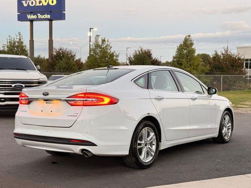 2018 Ford Fusion Hybrid SE