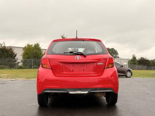 2015 Toyota Yaris L