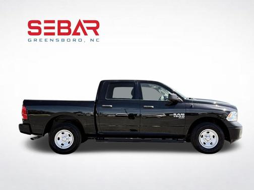Diamond Black Crystal Pearlcoat 2020 RAM 1500 Tradesman