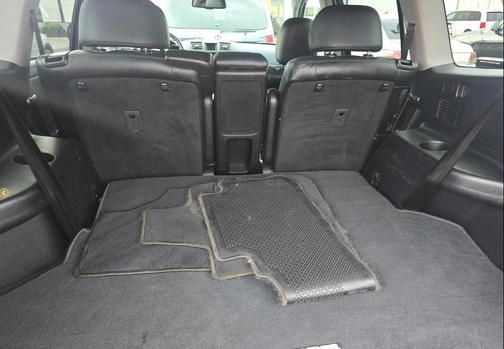 Black 2013 Toyota Highlander SE