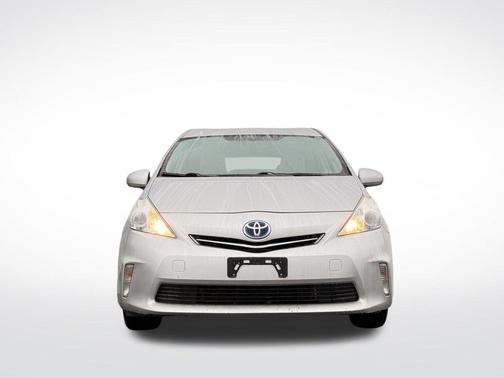 2014 Toyota Prius v Two