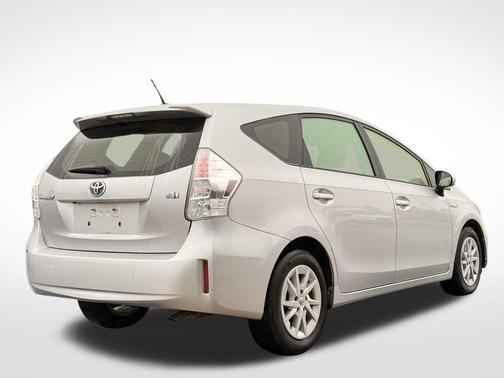 2014 Toyota Prius v Two