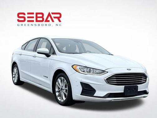 Oxford White 2019 Ford Fusion Hybrid SE