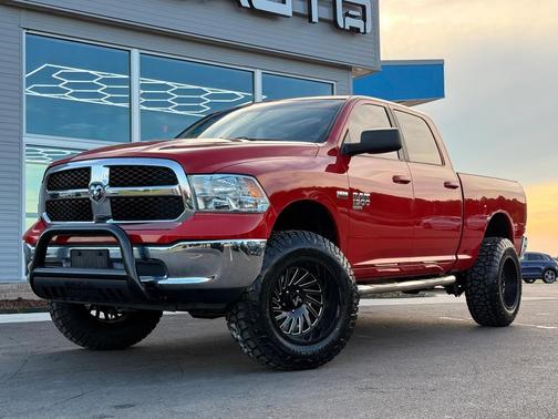 2019 RAM 1500 SLT