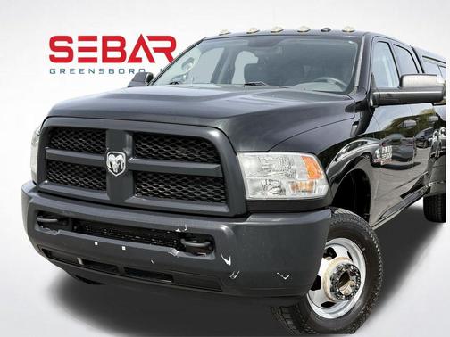 Black Forest Green Pearlcoat 2016 RAM 3500 Tradesman