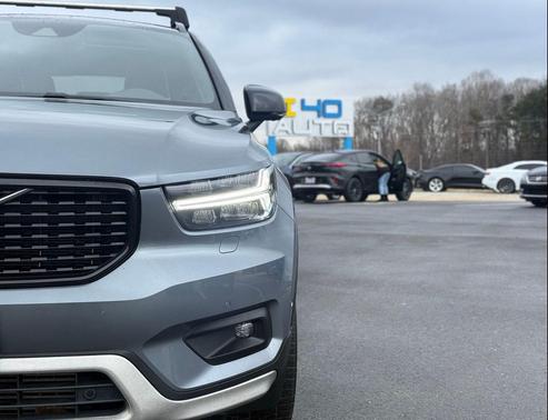 2019 Volvo XC40 T5 R-Design