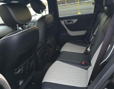 2017 INFINITI QX70 Base