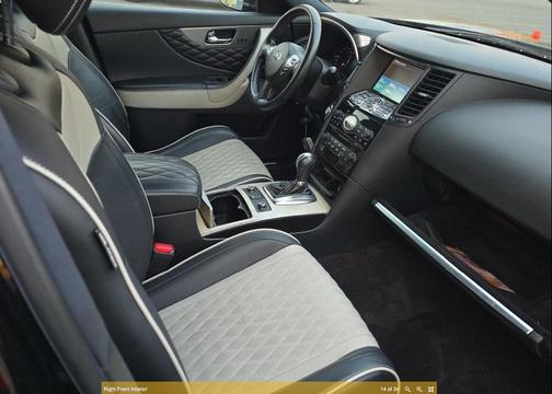 2017 INFINITI QX70 Base