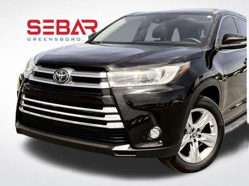 Midnight Black Metallic 2018 Toyota Highlander Limited