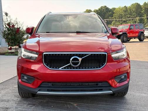 2021 Volvo XC40 T4 Momentum