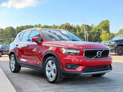 2021 Volvo XC40 T4 Momentum
