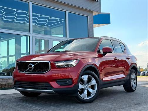 2021 Volvo XC40 T4 Momentum