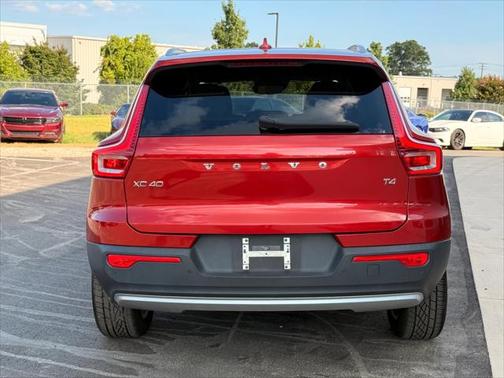 2021 Volvo XC40 T4 Momentum