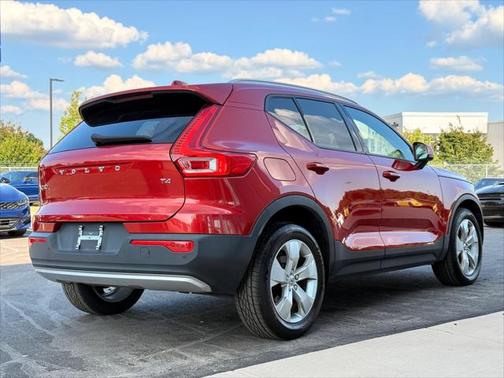 2021 Volvo XC40 T4 Momentum