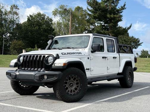 2023 Jeep Gladiator Sport S