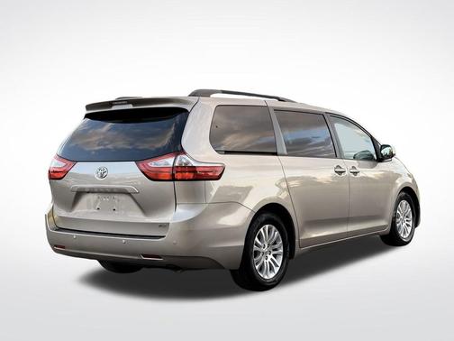 2017 Toyota Sienna XLE Premium