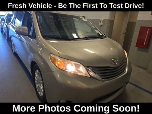 2017 Toyota Sienna XLE Premium