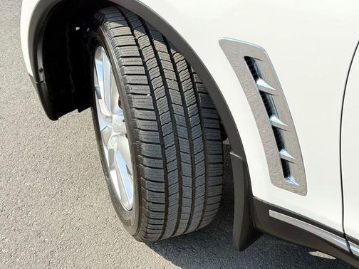 2012 INFINITI FX35 Base