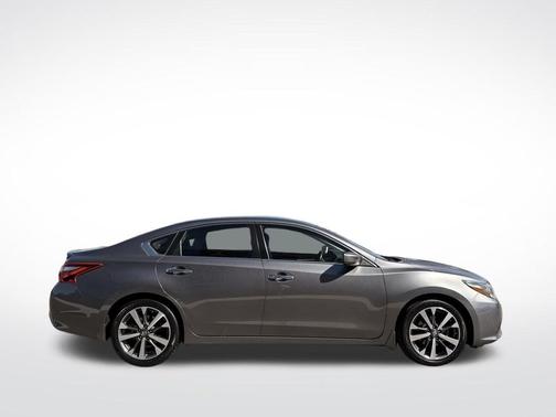 2016 Nissan Altima 3.5 SR