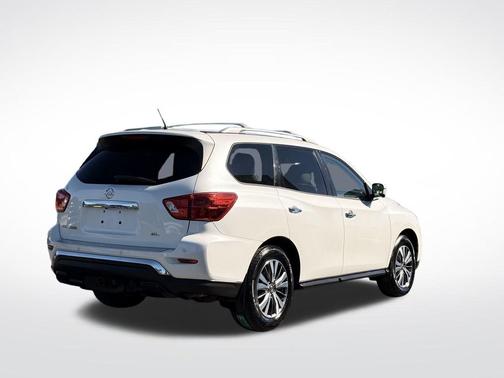 2017 Nissan Pathfinder SL