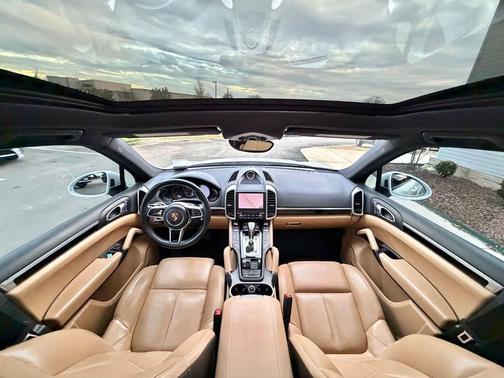 2017 Porsche Cayenne Platinum Edition