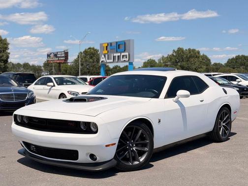 Bright White Clearcoat 2016 Dodge Challenger R/T Scat Pack
