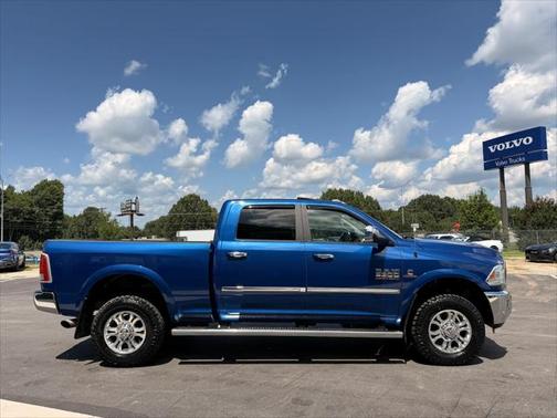 2017 RAM 2500 Laramie Crew Cab 4x4 6'4' Box