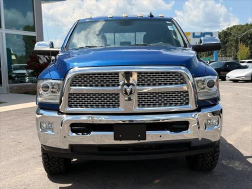 2017 RAM 2500 Laramie Crew Cab 4x4 6'4' Box