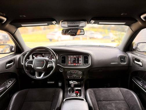 Pitch Black Clearcoat 2018 Dodge Charger R/T Scat Pack