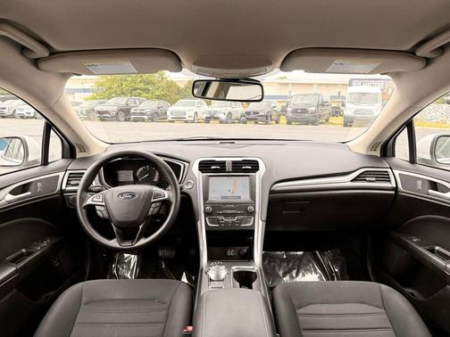 Oxford White 2020 Ford Fusion Hybrid SE