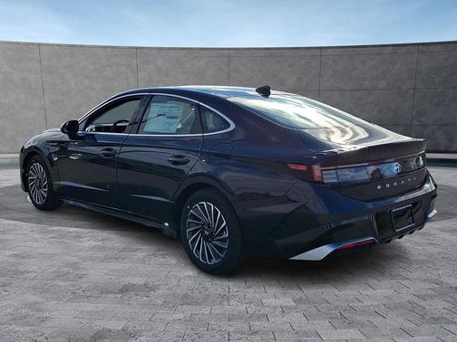 2026 Hyundai SONATA Hybrid SE