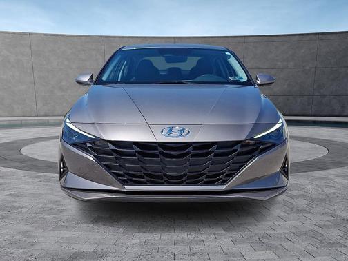 Fluid Metal 2023 Hyundai ELANTRA SEL
