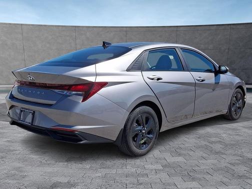 Fluid Metal 2023 Hyundai ELANTRA SEL