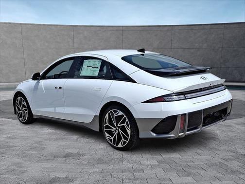2025 Hyundai IONIQ 6 SEL