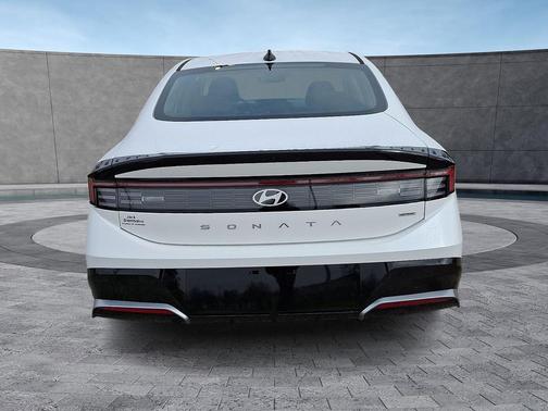 2026 Hyundai SONATA SEL