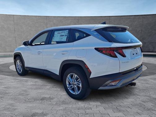 2026 Hyundai TUCSON SE