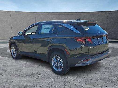 2026 Hyundai TUCSON SE
