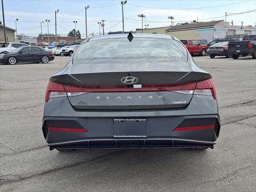 2025 Hyundai ELANTRA Limited