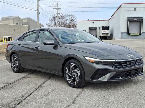 2025 Hyundai ELANTRA Limited