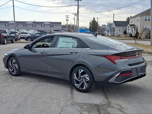 2025 Hyundai ELANTRA Limited