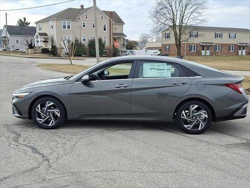 2025 Hyundai ELANTRA Limited