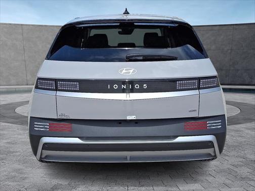 2025 Hyundai IONIQ 5 SE