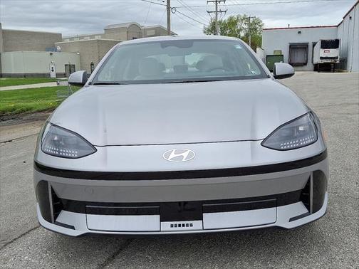 2025 Hyundai IONIQ 6 SE