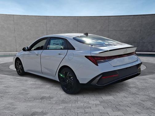 2026 Hyundai ELANTRA HEV SEL Sport