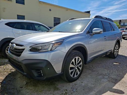 Ice Silver Metallic 2022 Subaru Outback Premium