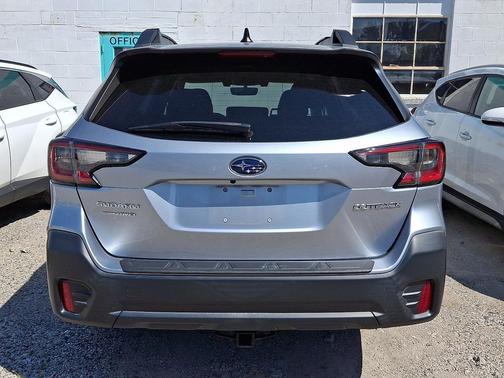 Ice Silver Metallic 2022 Subaru Outback Premium