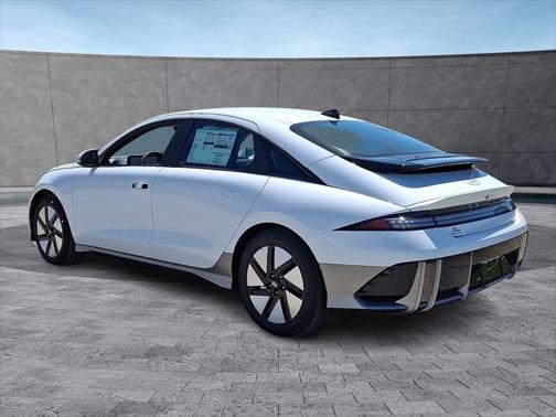 2025 Hyundai IONIQ 6 SE